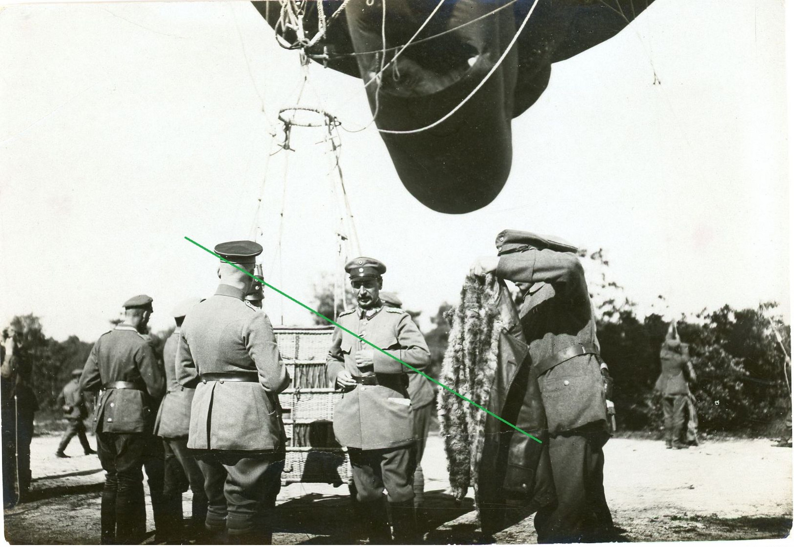 14-18.WWI Foto (Photo) - Luftwaffe - Ballon - Fesselballon Beobachter Stellung . Interressant ! General - 1914-18