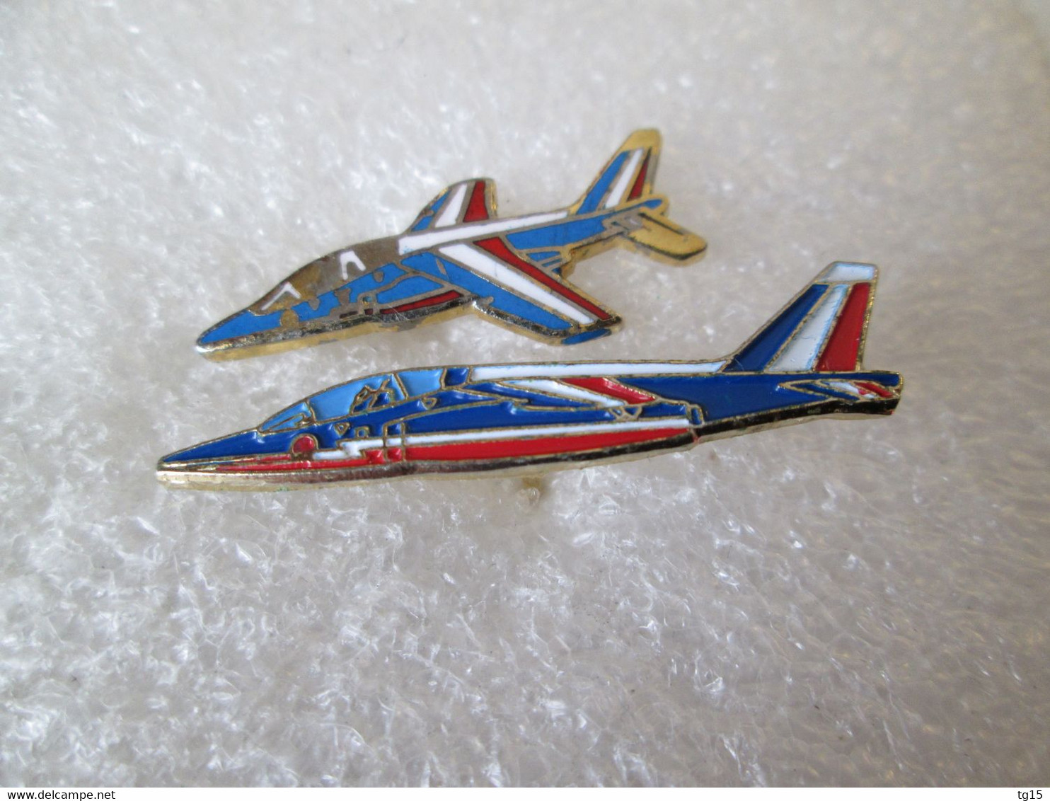 PIN'S   LOT 2 AVIONS  PATROUILLE DE FRANCE - Aerei