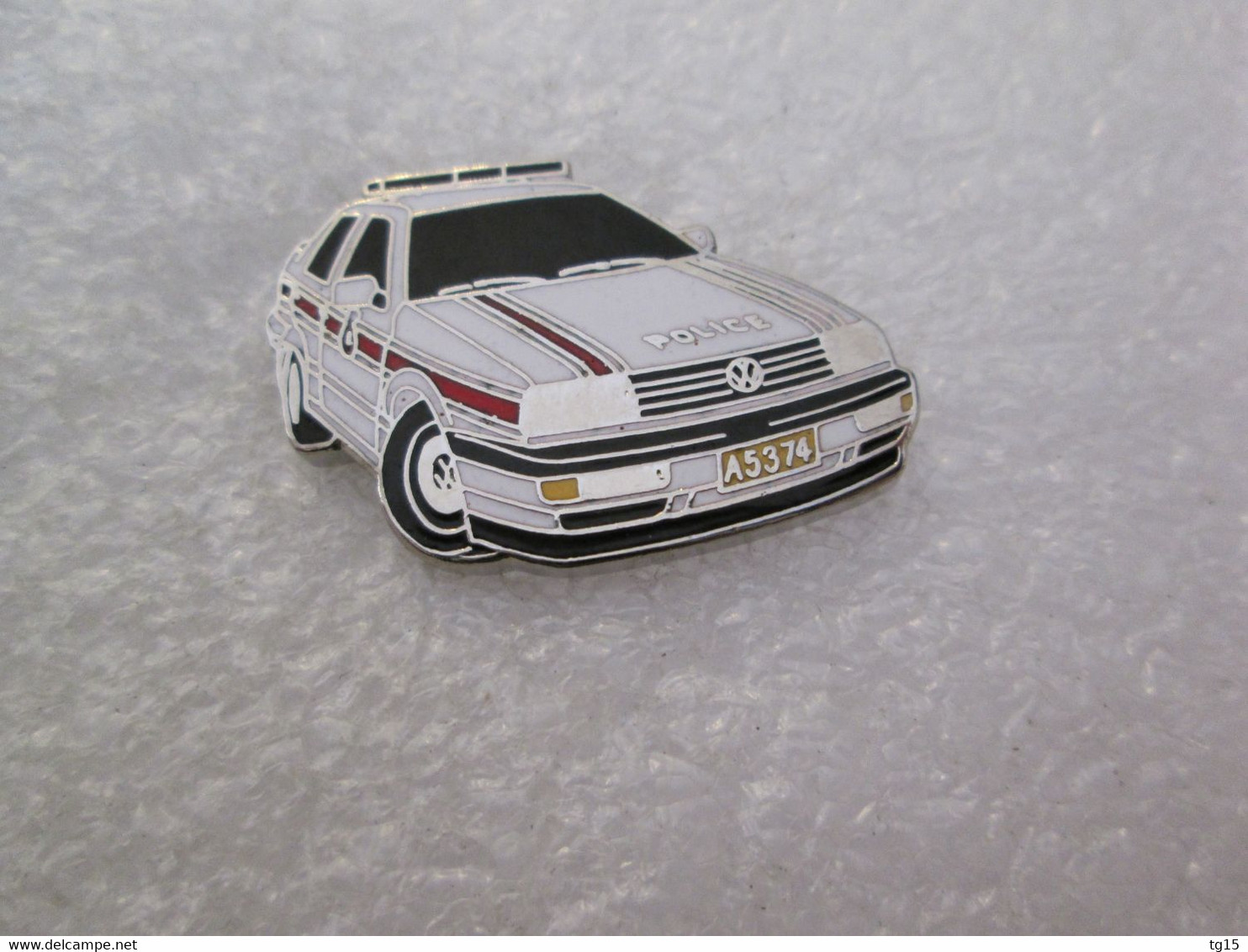 TOP PIN'S VOLKSWAGEN   JETTA   Email De Synthèse DEHA - Volkswagen