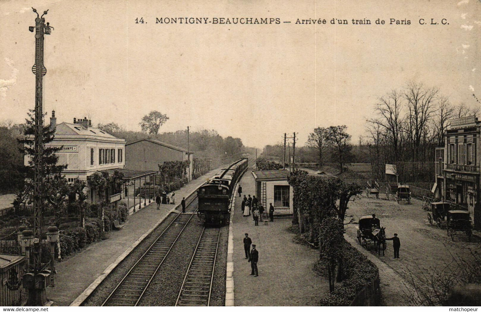 MONTIGNY BEAUCHAMPS - ARRIVEE D'UN TRAIN DE PARIS - Montigny Les Cormeilles