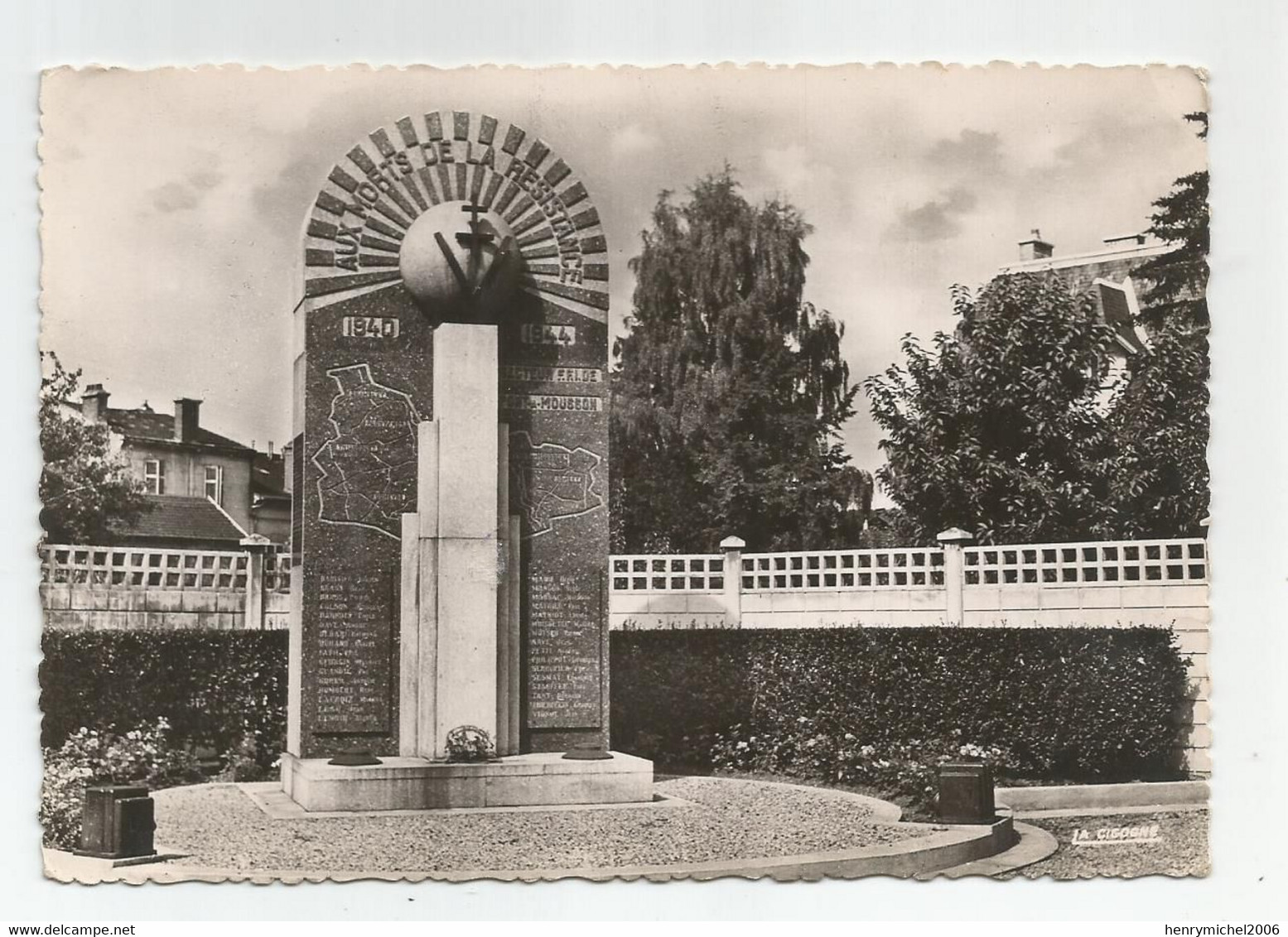 54 Pont A Mousson Monument Aux Morts De La Résistance - Pont A Mousson