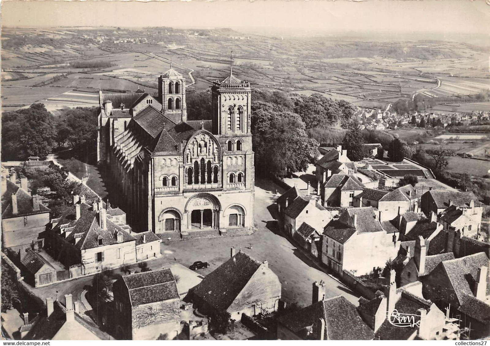 LOT DE 500 CARTES POSTALES MODERNE ET SEMI-MODERNE GRAND FORMAT- FRANCE- VILLAGES ET VILLES VOIR QUELQUE EXEMPLES