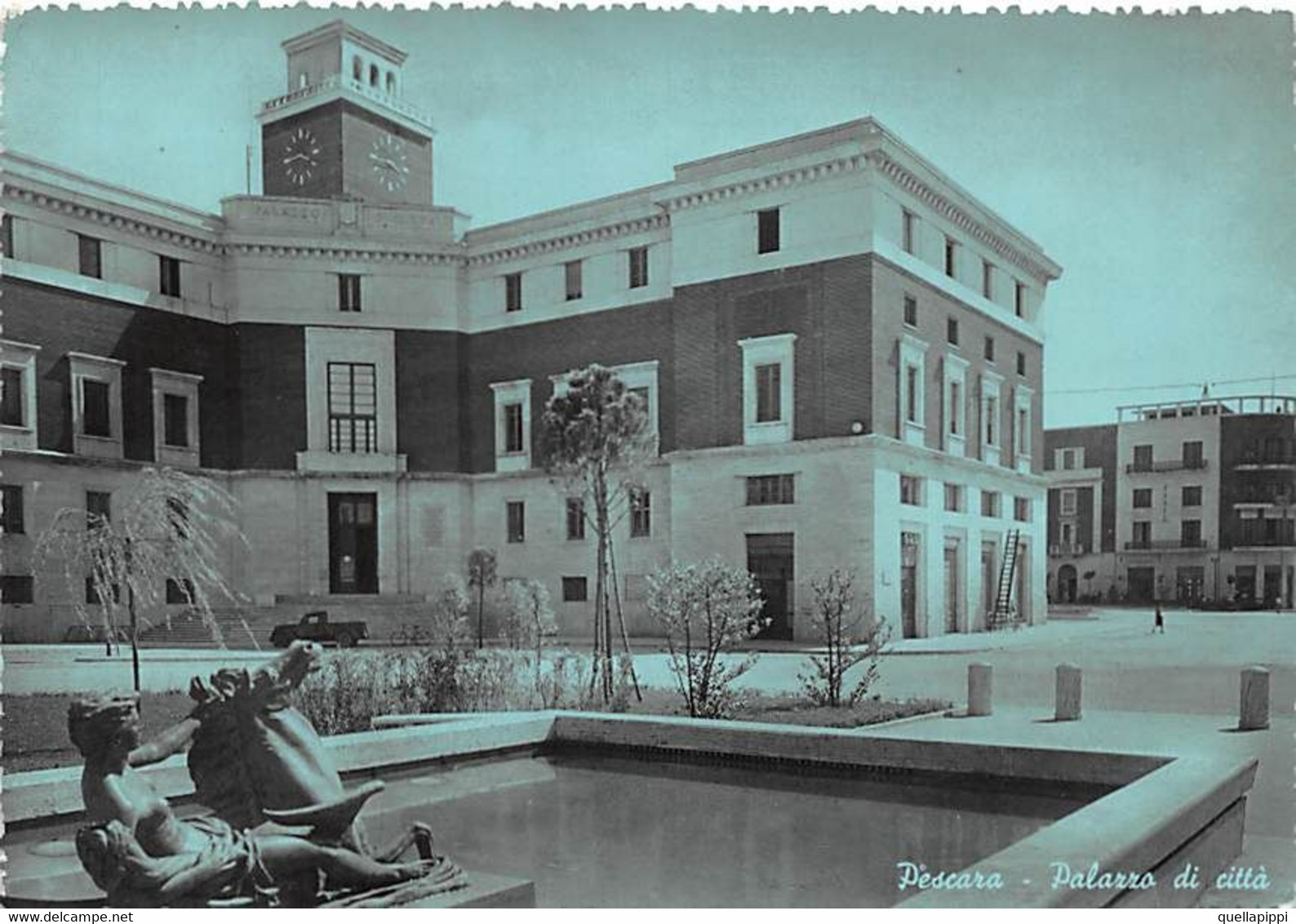 012225 "PESCARA - PALAZZO DI CITTA'"  ANIMATA, AUTO. ARCH. '900. VERA FOTO. CART SPED 1950 - Pescara