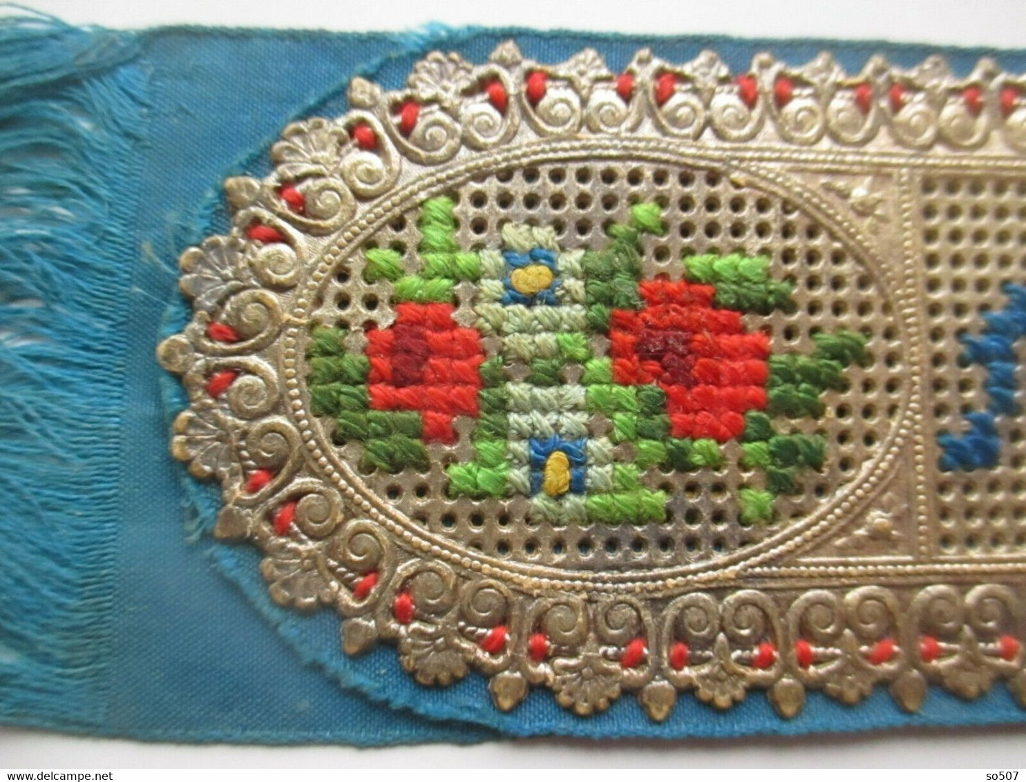 Old Unique Bookmark,Handmade,Needlework,Embroidery,Cross Stitch,Wool,Paper,Cloth Or Fabric-Flower,Initial 1884. - Teppiche & Wandteppiche