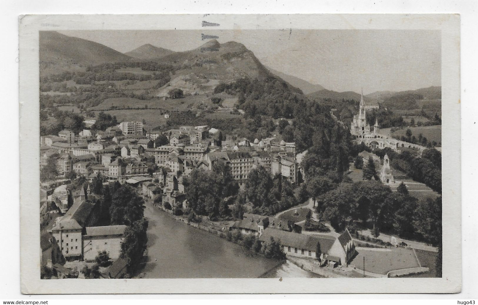 (RECTO / VERSO) LOURDES EN 1955 - N° 29 - VUE GENERALE PRISE DU CHATEAU FORT - BEAUX TIMBRES - FORMAT CPA - Lourdes