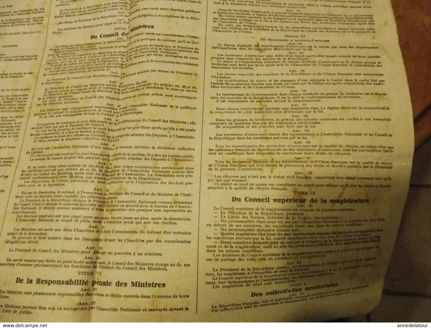 1946 CONSTITUTION DE LA REPUBLIQUE -signataires: Jacques Duclos ,Michel Clémenceau , Ferhat Abbas, Edouard Herriot , Etc - Decrees & Laws