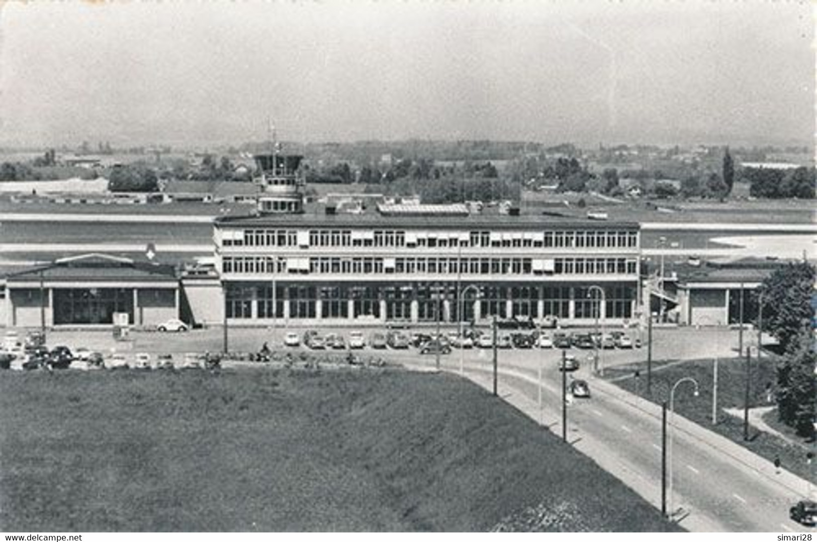 GENEVE - N° 7802 - AEROGARE INTERCONTINENTALE DE GENEVE-COINTRIN - Genève