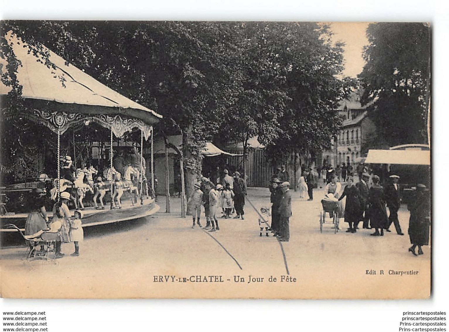 CPA 10 Ervy Le Chatel Un Jour De Fête Le Manège - Ervy-le-Chatel