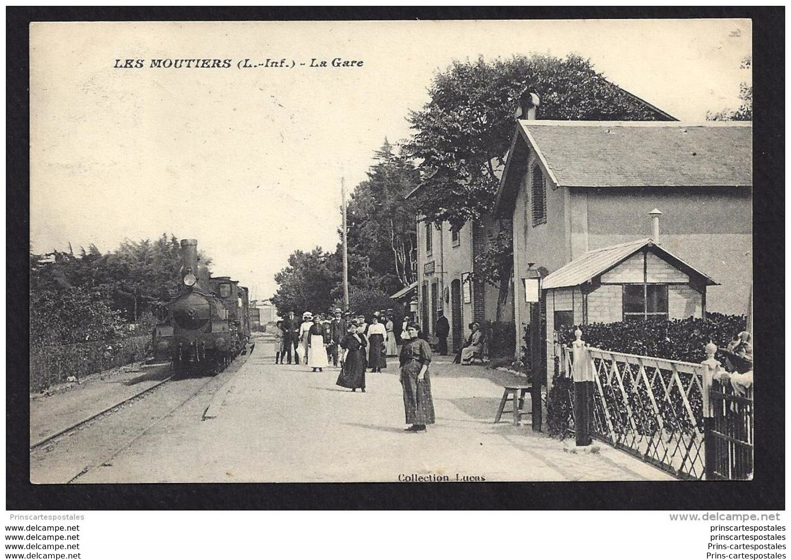 CPA 44 Les Moutiers La Gare Et Le Train - Les Moutiers-en-Retz