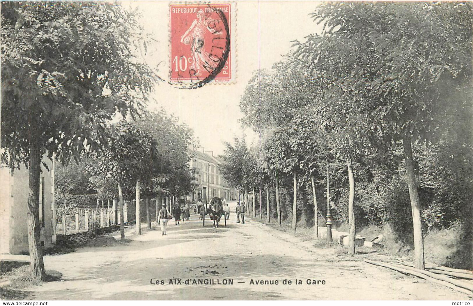 LES AIX D'ANGILLON - Avenue De La Gare. - Les Aix-d'Angillon
