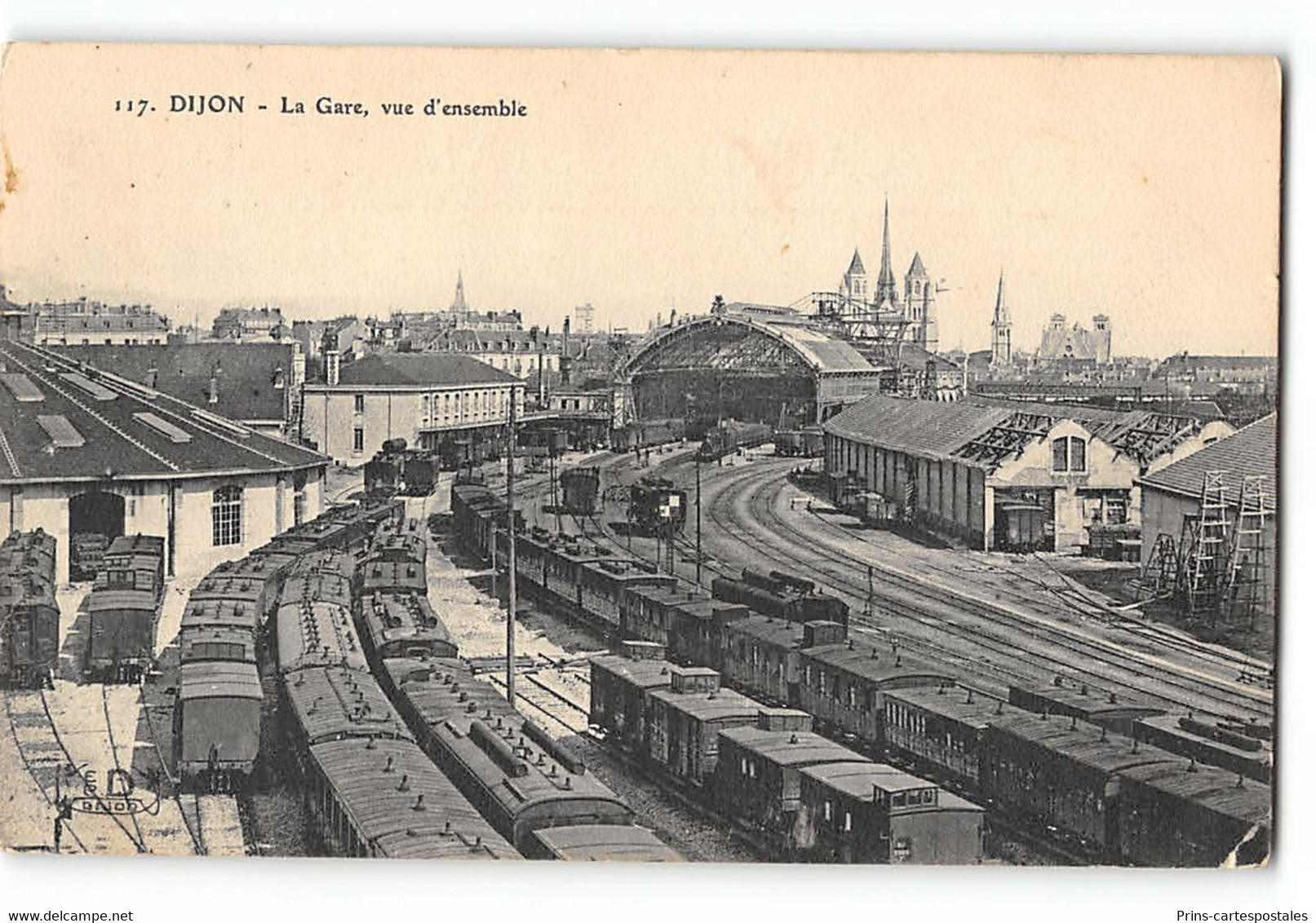 Lot de 50 cpa France - Theme Chemins de Fer - Trains - Tramways