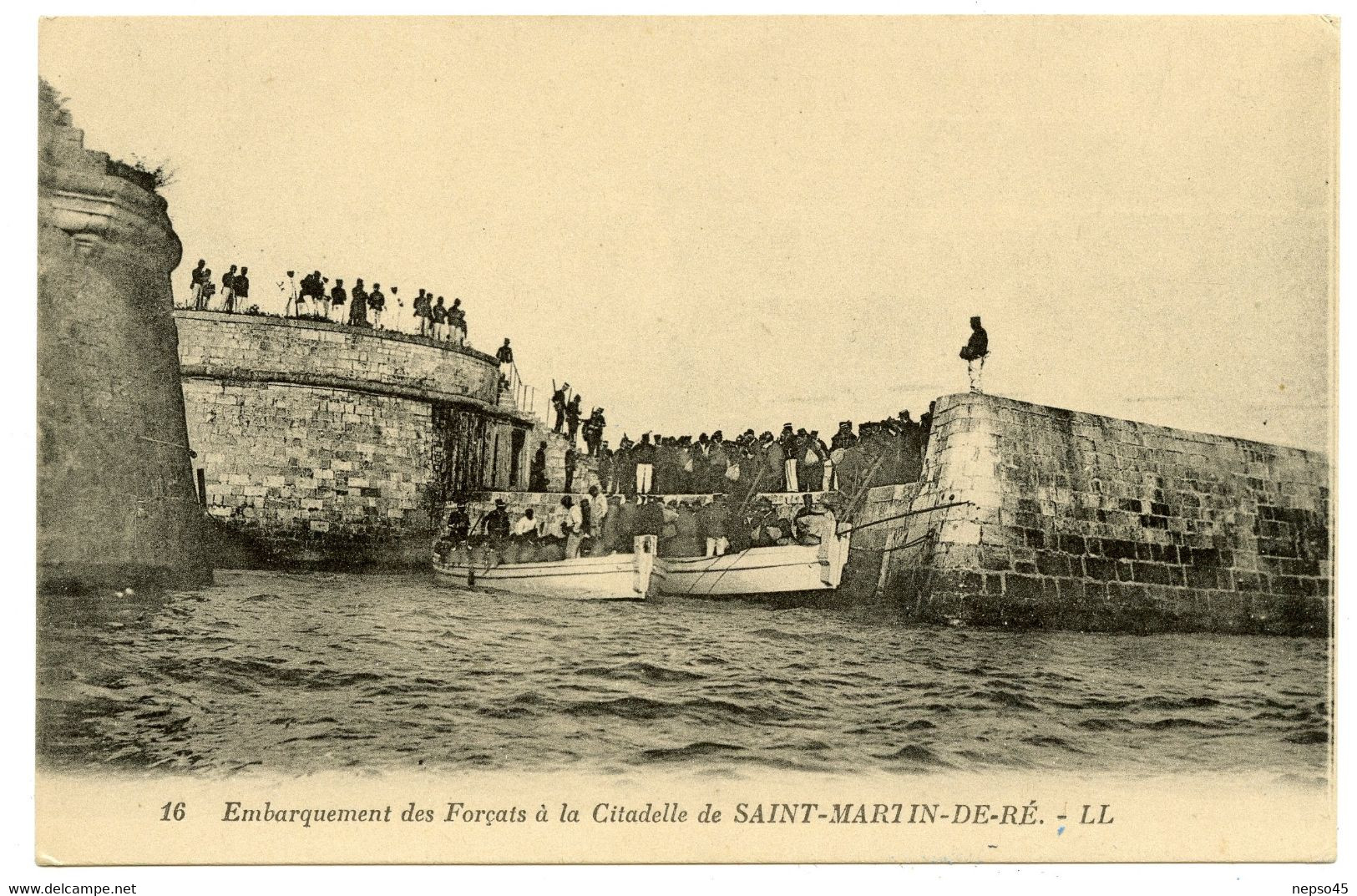 Bagne.départ De Forçats Pour La Guyane.Saint-Martin-de Ré.embarquement à La Citadelle. - Presidio & Presidiarios