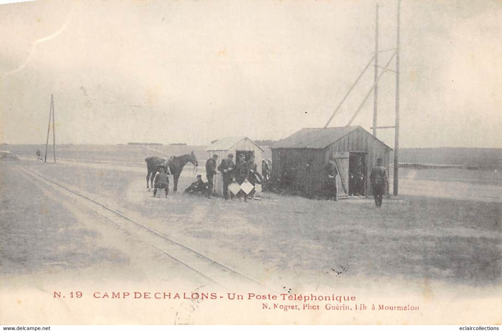 Châlons Sur Marne . Le Camp          51          Un Poste Téléphonique        (voir Scan) - Camp De Châlons - Mourmelon