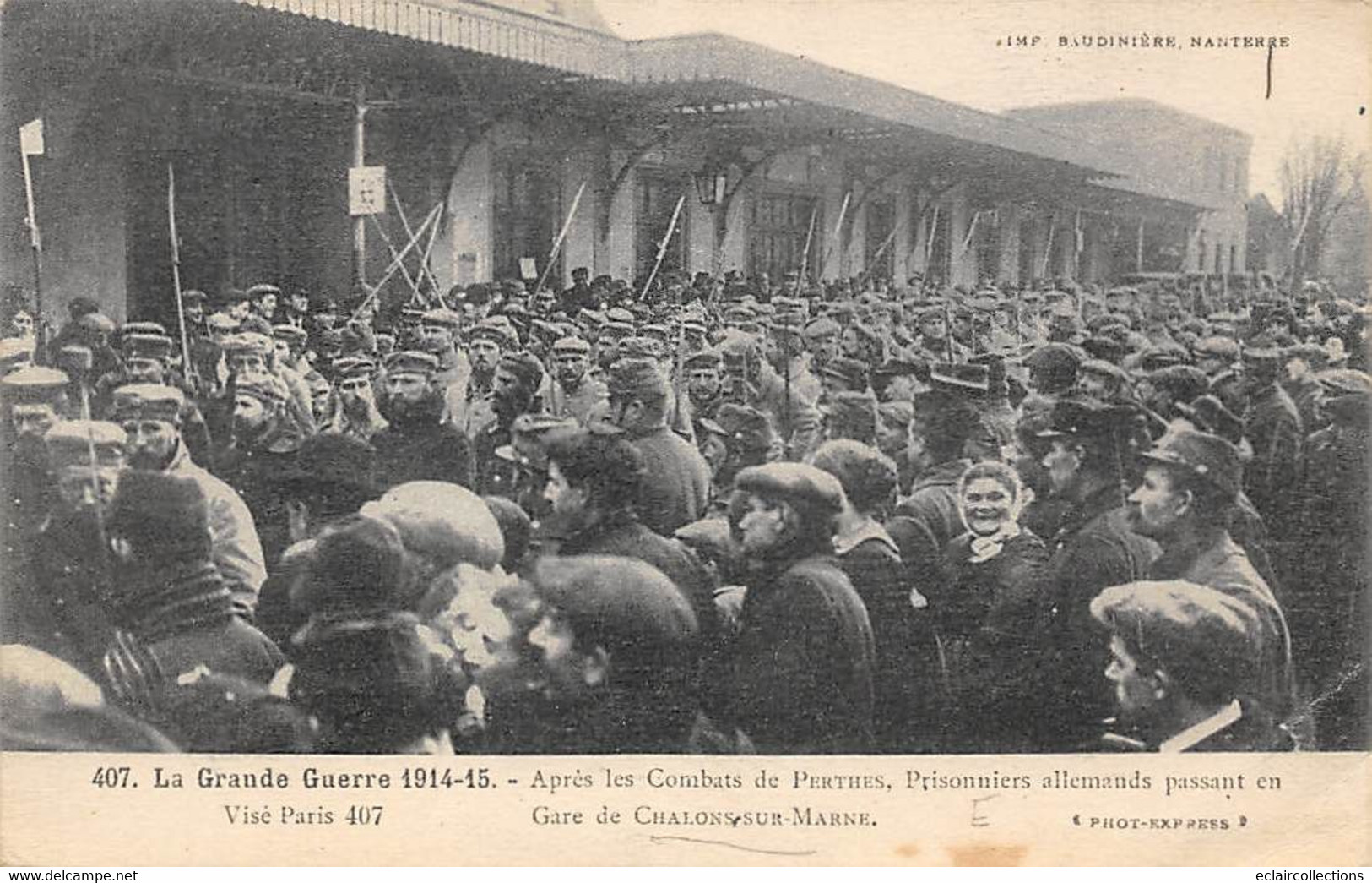 Châlons Sur Marne . Le Camp          51     Prisonniers Allemands Passant Devant La  Gare        (voir Scan) - Camp De Châlons - Mourmelon