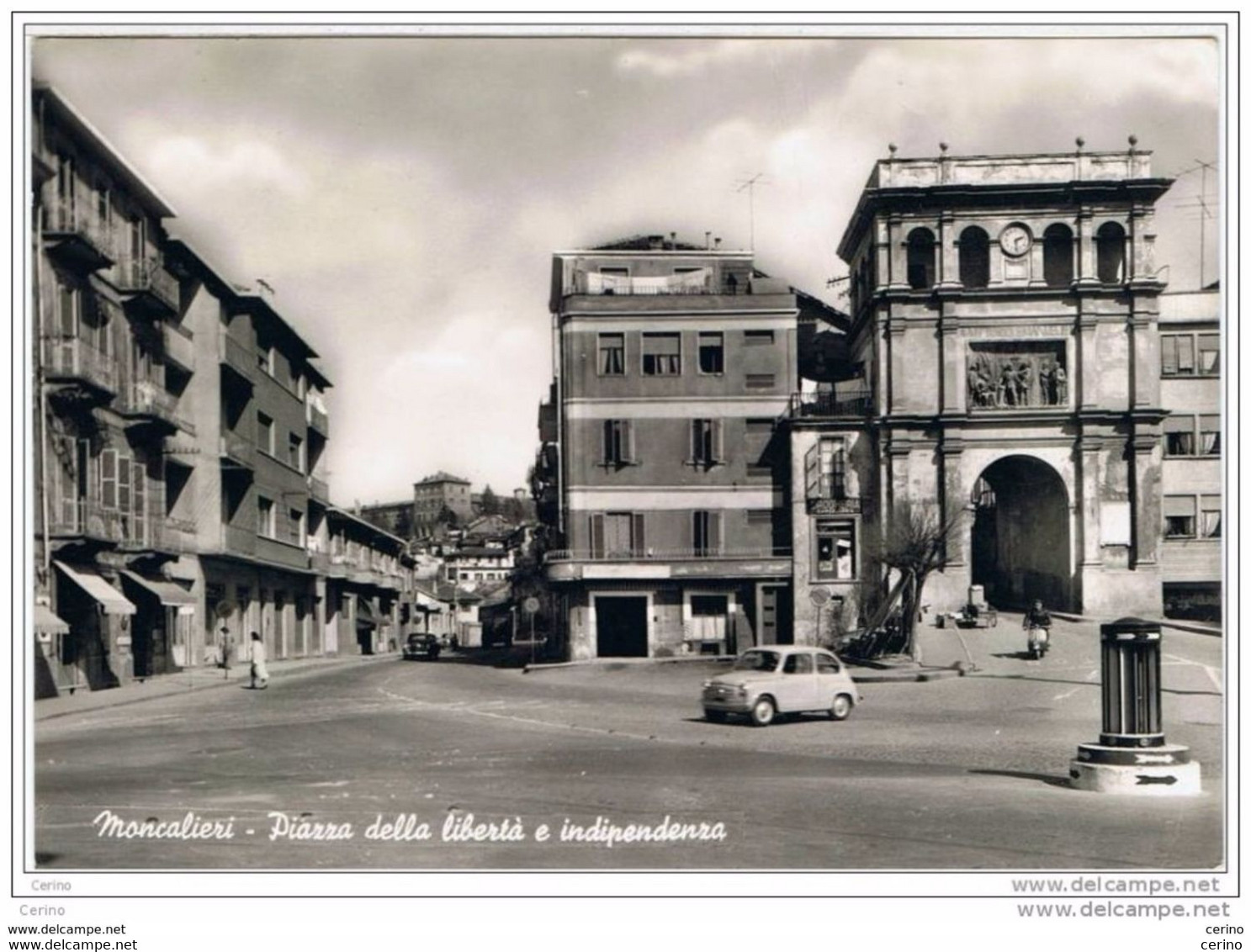 MONCALIERI:  PIAZZA  DELLA  LIBERTA'  E  INDIPENDENZA  -  F.LLO  TOLTO  -  FOTO  -  FG - Moncalieri