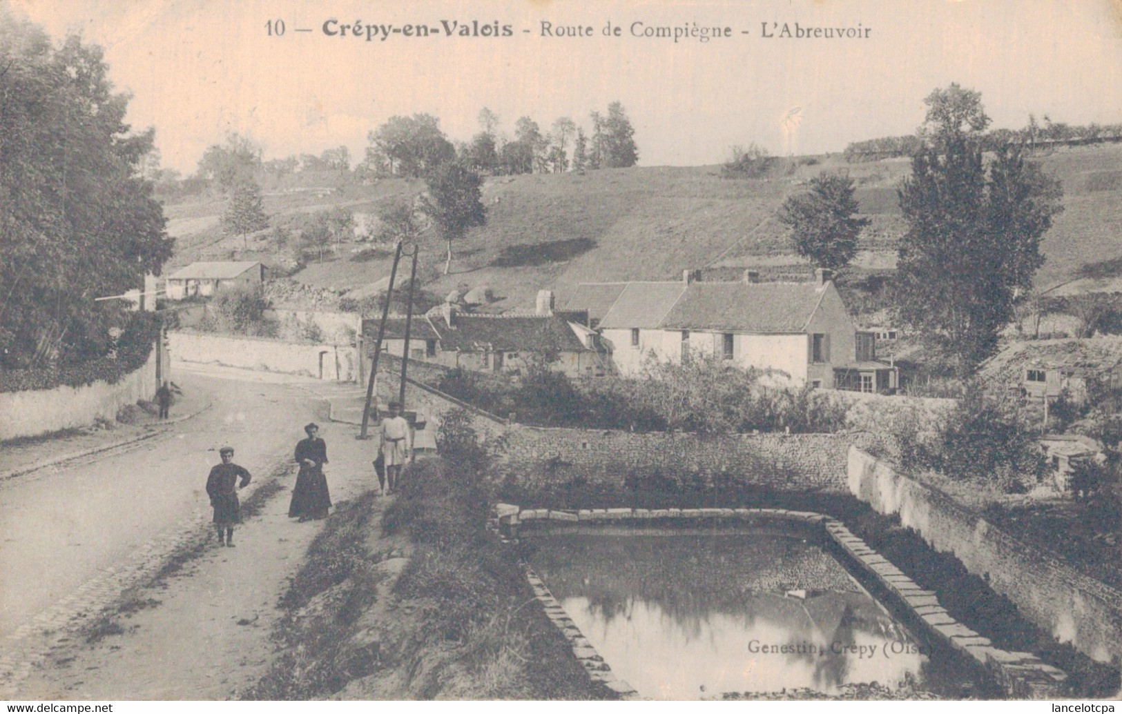 60 - CREPY EN VALOIS / ROUTE DE COMPIEGNE - L'ABREUVOIR - Crepy En Valois