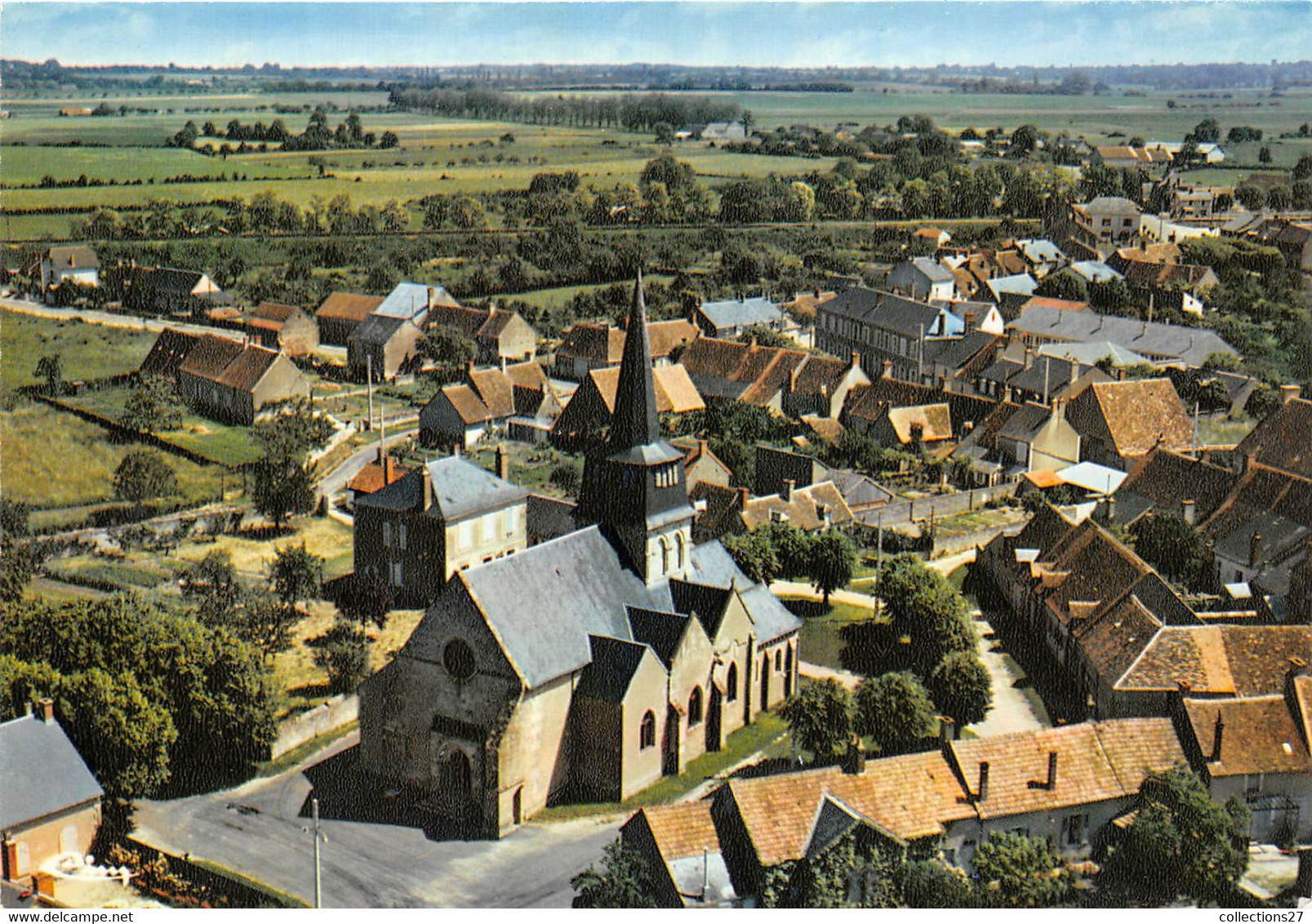 18-NERONDES-VUE AERIENNE L'EGLISE - Nérondes