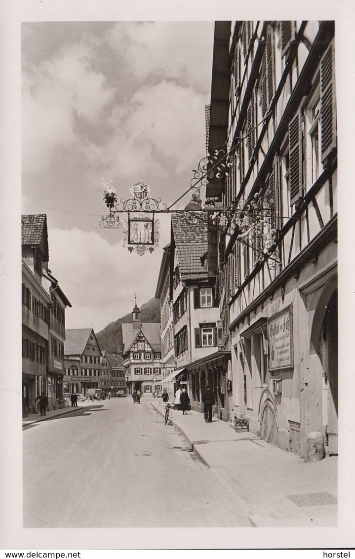 D-72574 Bad Urach Blick Zum Rathaus - Oldtimer - Bad Urach