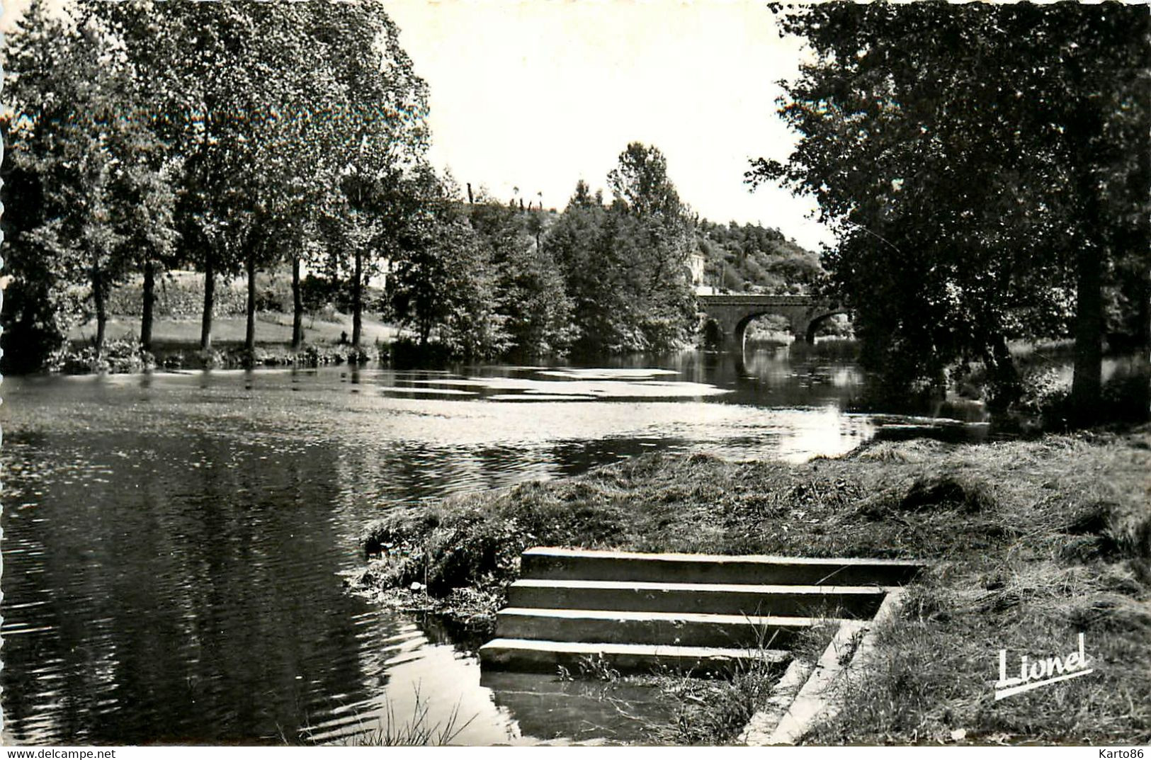 Boussay * La Sèvre Au Pont De Ste Radegonde - Boussay