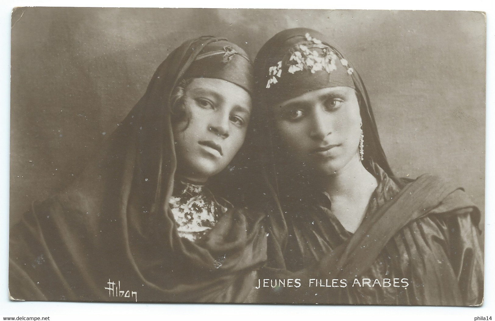 CPA ALGERIE / JEUNES FILLES ARABES / NEUVE - Mujeres