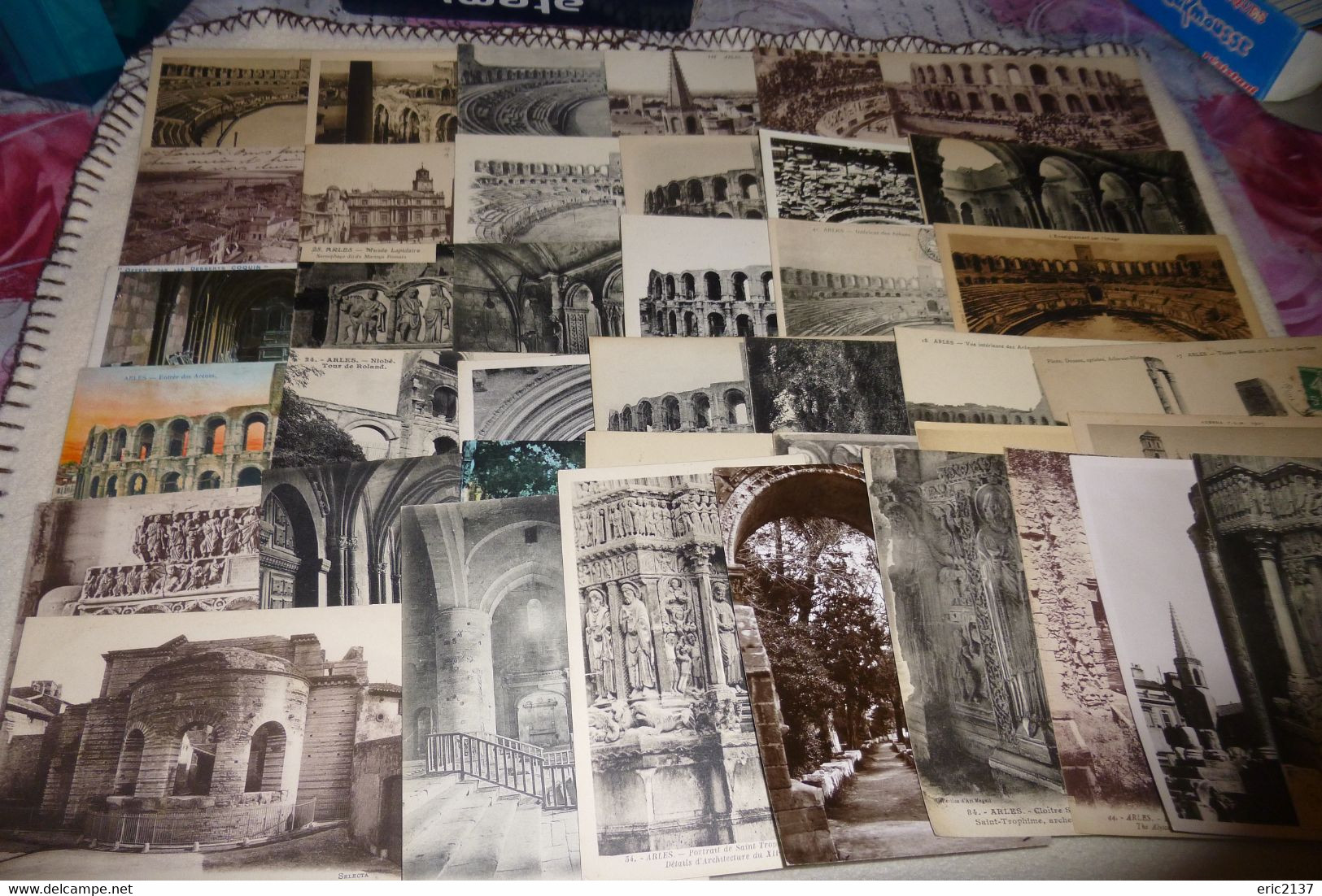 LOT DE 40 CARTES CPA CPSM PF ARLES (13) - 5 - 99 Postcards