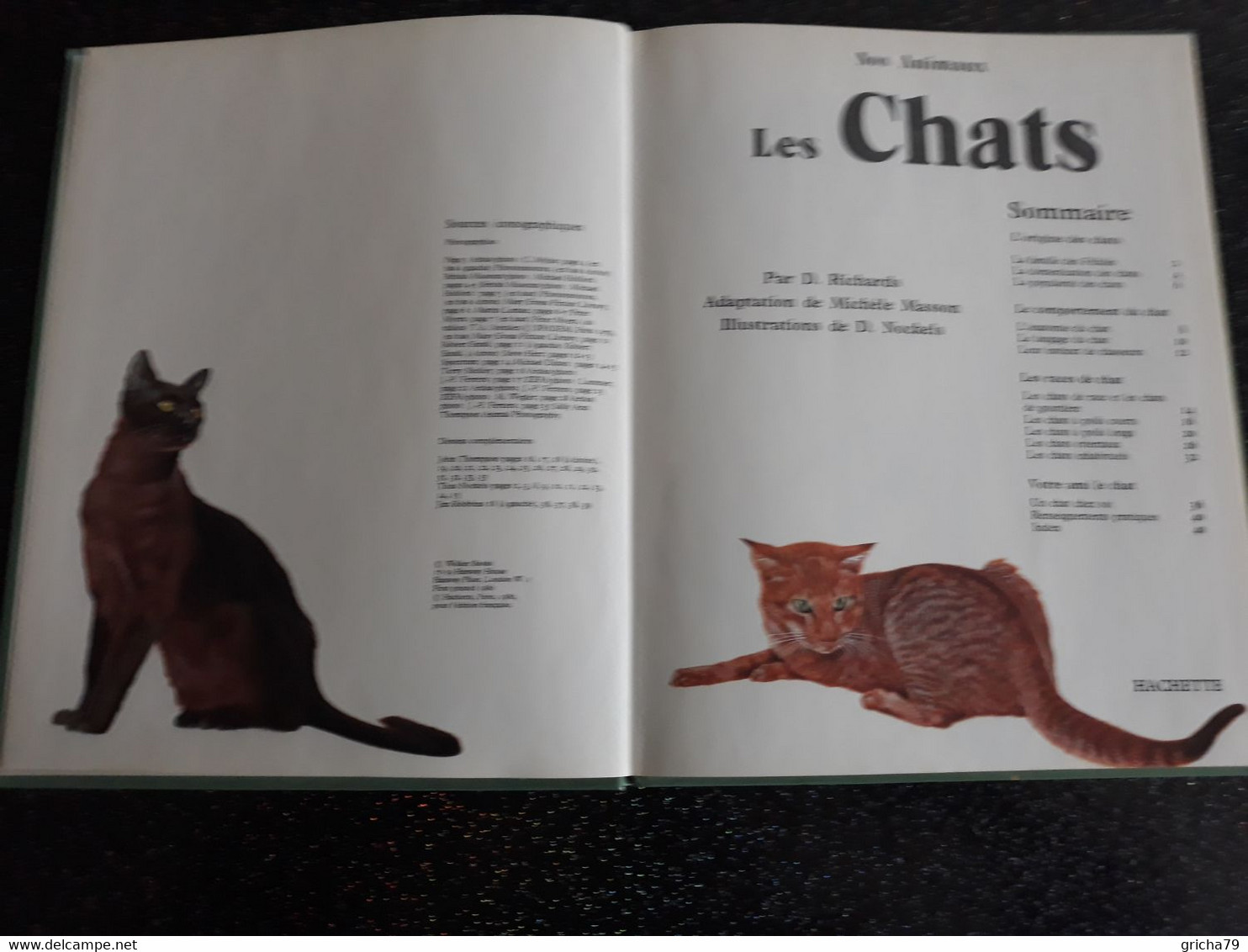 LIVRE - LES CHATS - Hachette