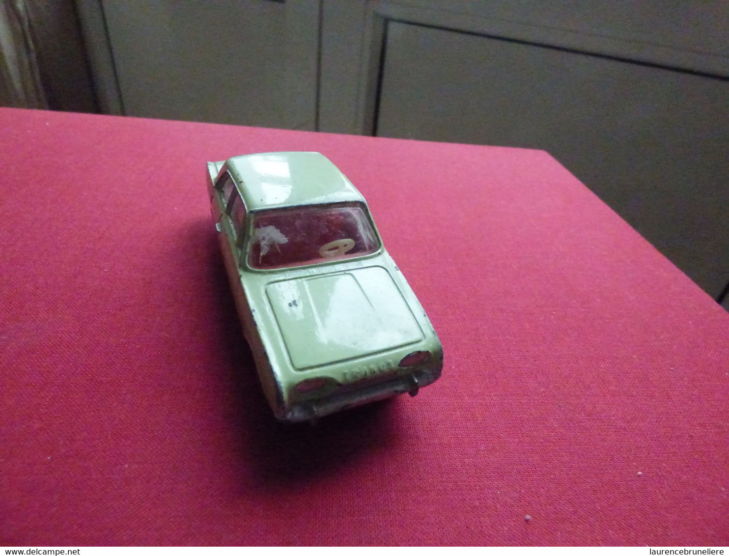 FORD TAUNUS DINKY TOYS DE MECCANO - Toy Memorabilia