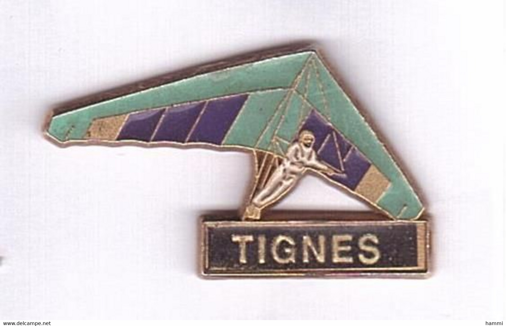 Z381 Pin's TIGNES SAVOIE ULM Delta Plane Parachute Signé Martineau Achat Immédiat - Paracadutismo