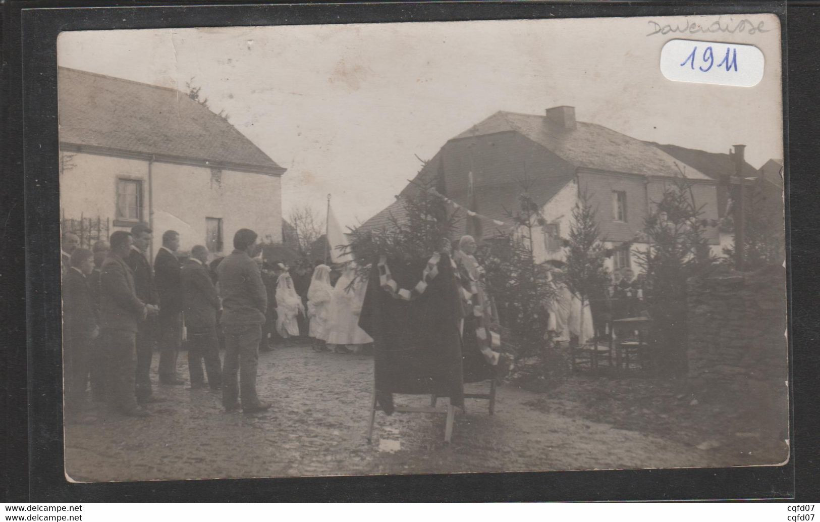 Carte Photo 1911 Daverdisse Procession (rare) état Moyen - Daverdisse