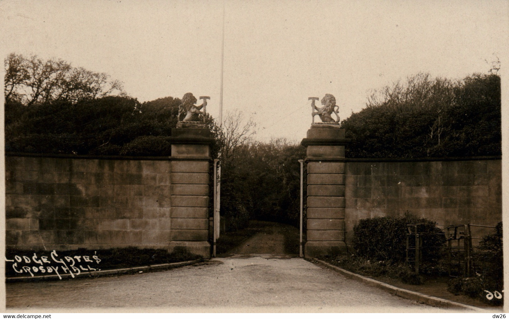 Merseyside - Crosby Hall (Manoir De Little Crosby) Lodge Gates - Liverpool