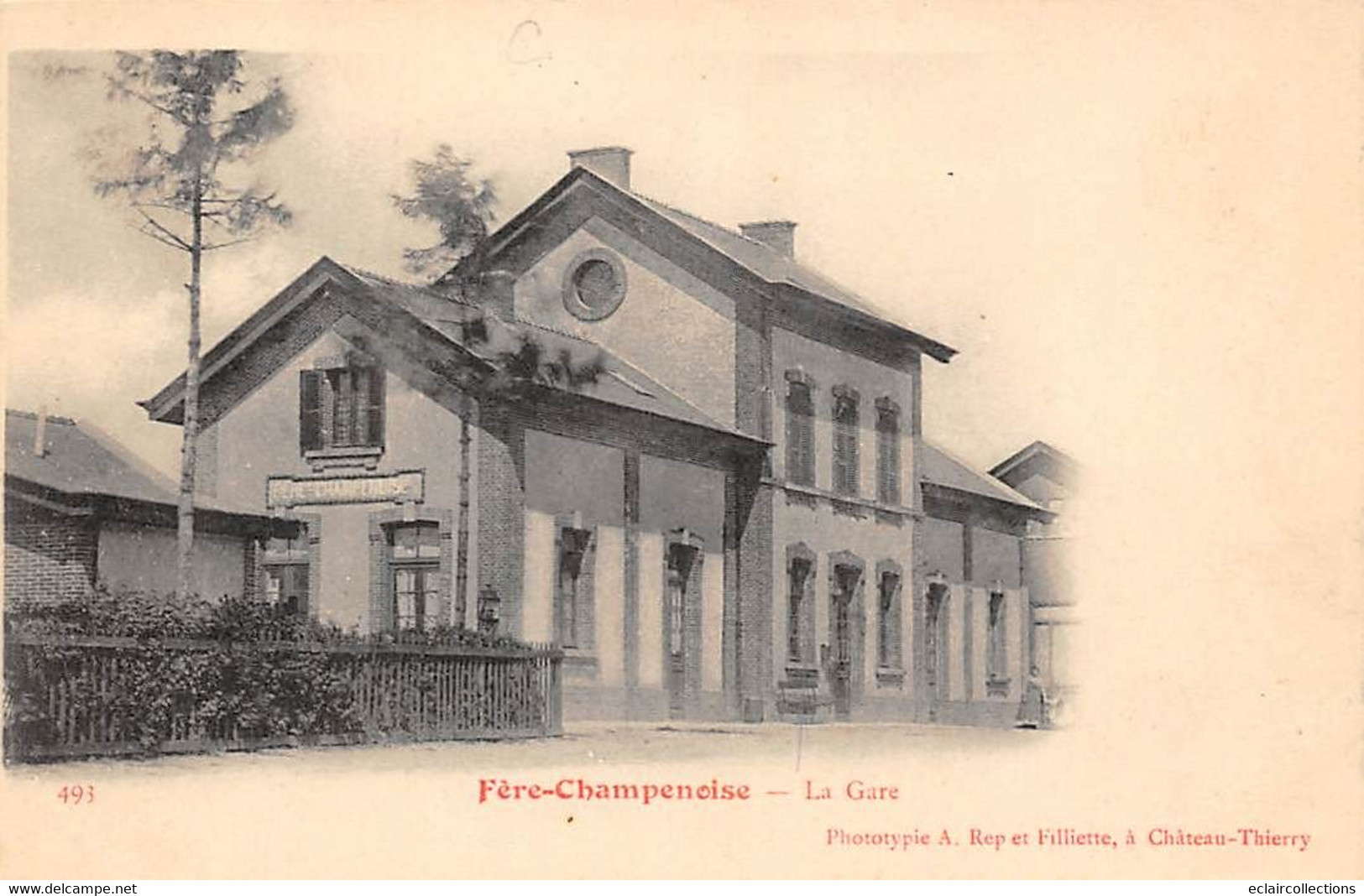 Fère-Champenoise        51      Extérieur De La Gare     (voir Scan) - Fère-Champenoise