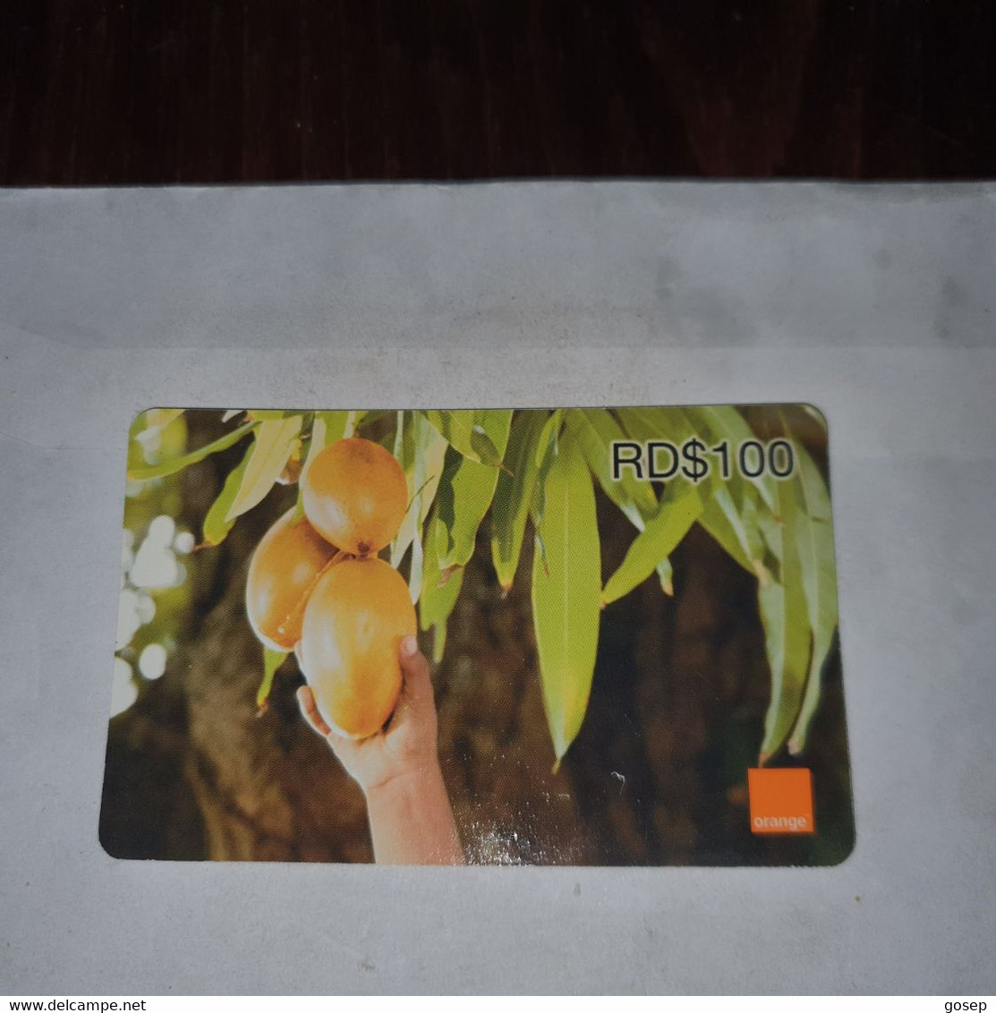 Dominicana-(orange-28rd$100)-(1574-6584-3817-47)-three Mango-(28)-(31.12.2009)-used Card+1card Prepiad Free - Dominicaine