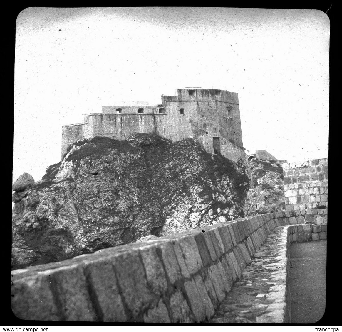 V1045 - CROATIE - RAGUSE - DUBROVNIC - Forteresse - Plaques De Verre