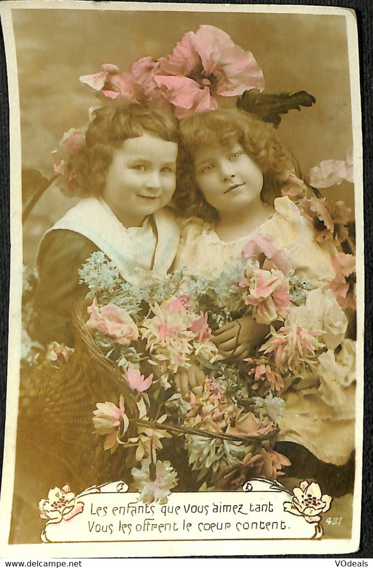 034 195 - CPA - Thèmes - Saint-Valentin - Les Enfants Qui Vous Aimez Tant .. - Valentine's Day