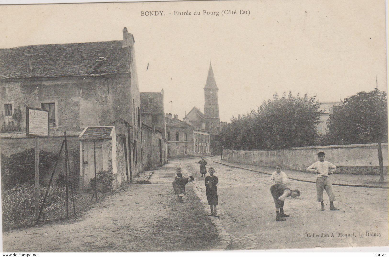 D93 - BONDY - ENTREE DU BOURG - Plusieurs Enfants Jouant Dans La Rue - Bondy