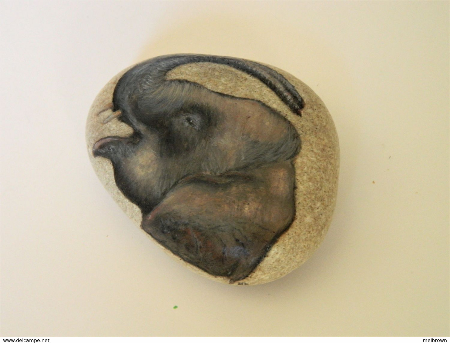 Indian Elephant Hand Painted On A Beach Rock Paperweight - Fermacarte