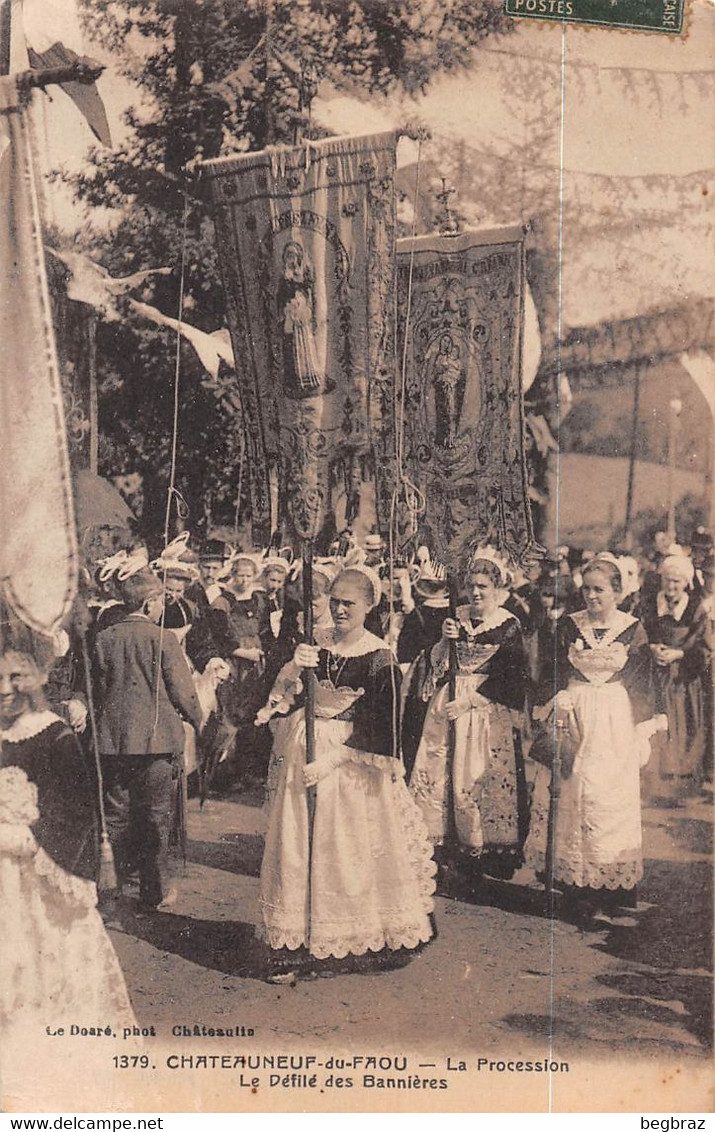 CHATEAUNEUF DU FAOU     PROCESSION DES BANNIERES - Châteauneuf-du-Faou