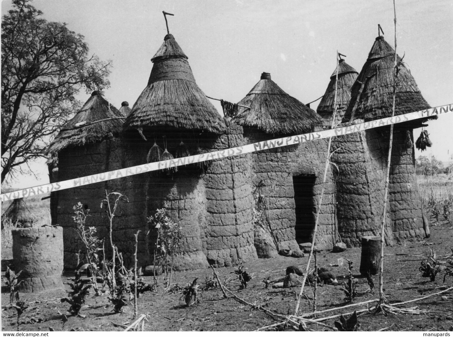 BENIN - DAHOMEY / PHOTO / 1957 / REGION DE NATITINGOU / TATA SOMBA / SOMBAS - Dahomey