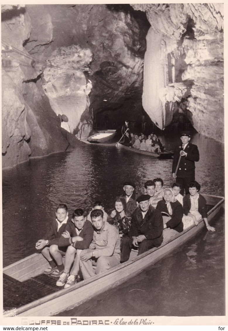 Photo Originale : Lot : Gouffre De Padirac - Le Lac De La Pluie : Femmes Et Hommes Dans Une Barque : 24cm X 17cm - Orte