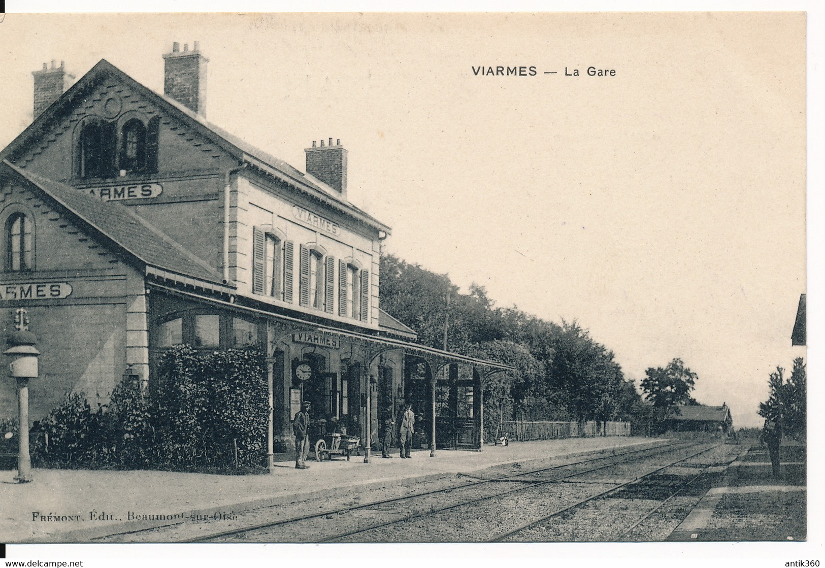 CPA 95 VIARMES La Gare - Viarmes
