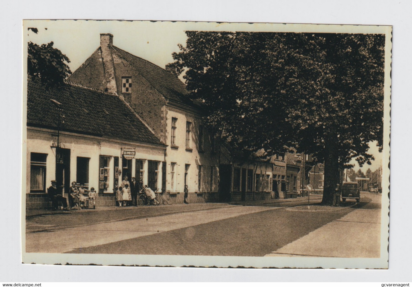 BEERVELDE  FOTO GEMAAKT +- 1980 VAN OUDE POSTKAART  ==  LINKS WINKEL - Lochristi