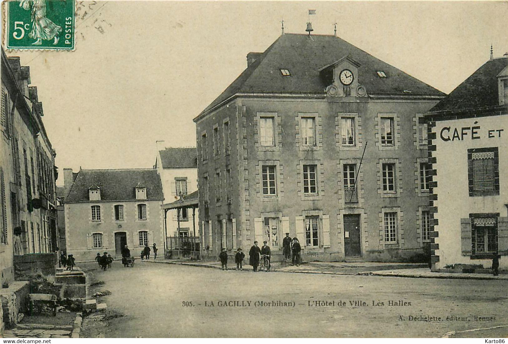 La Gacilly * Hôtel De Ville Et Les Halles * Café * Mairie - La Gacilly