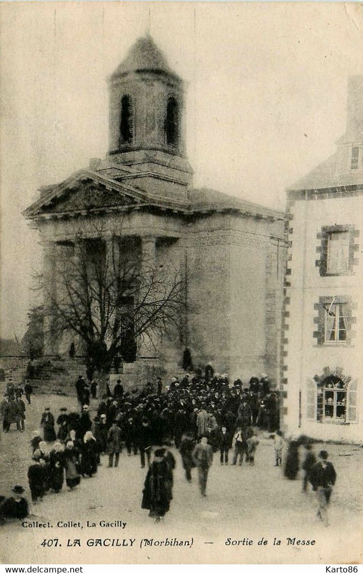 La Gacilly * La Place De L'église * Sortie De Messe - La Gacilly