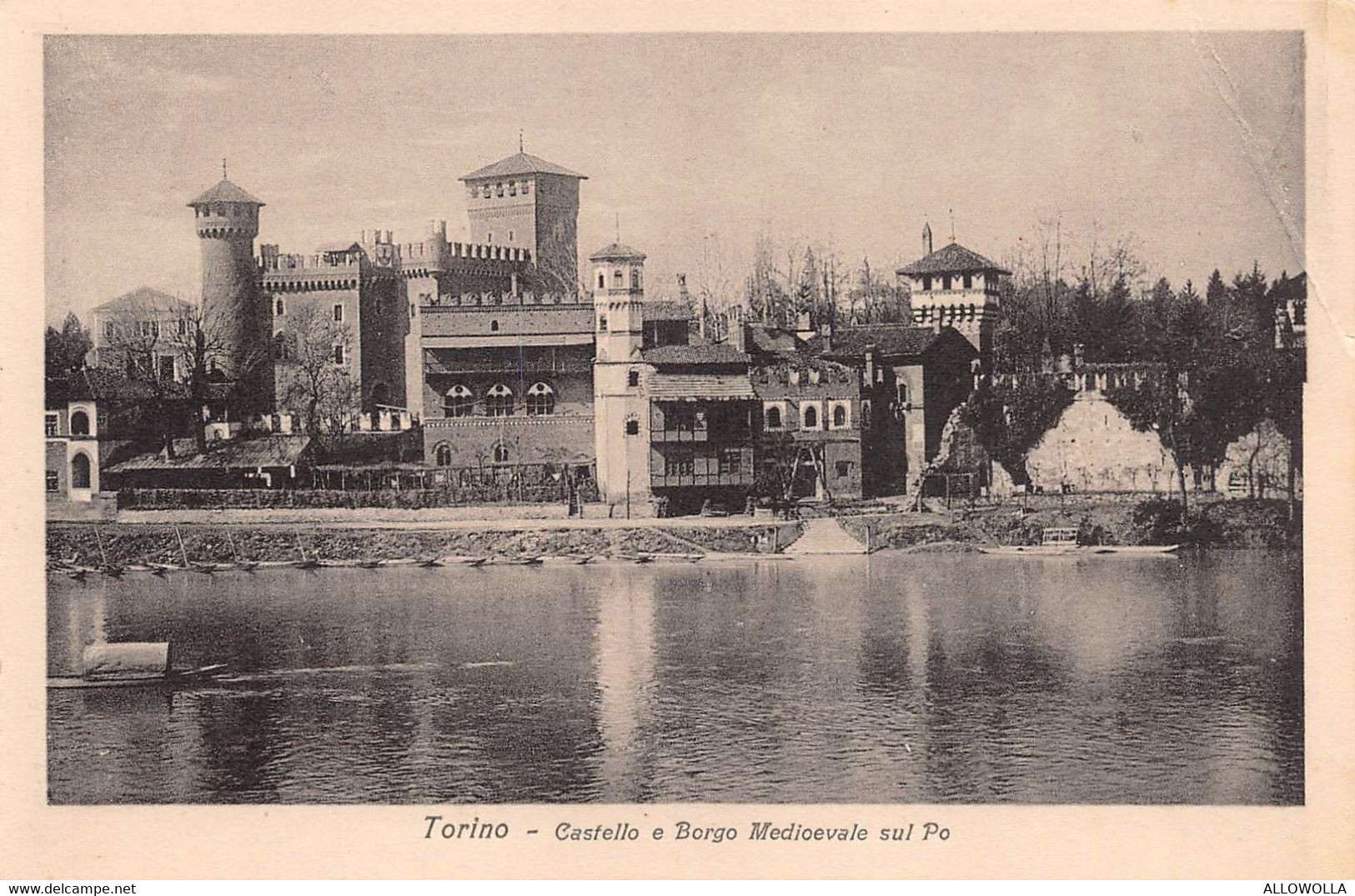 11294" TORINO-CASTELLO E BORGO MEDIOEVALE SUL PO " -VERA FOTO-CARTOLINA NON SPEDITA - Castello Del Valentino