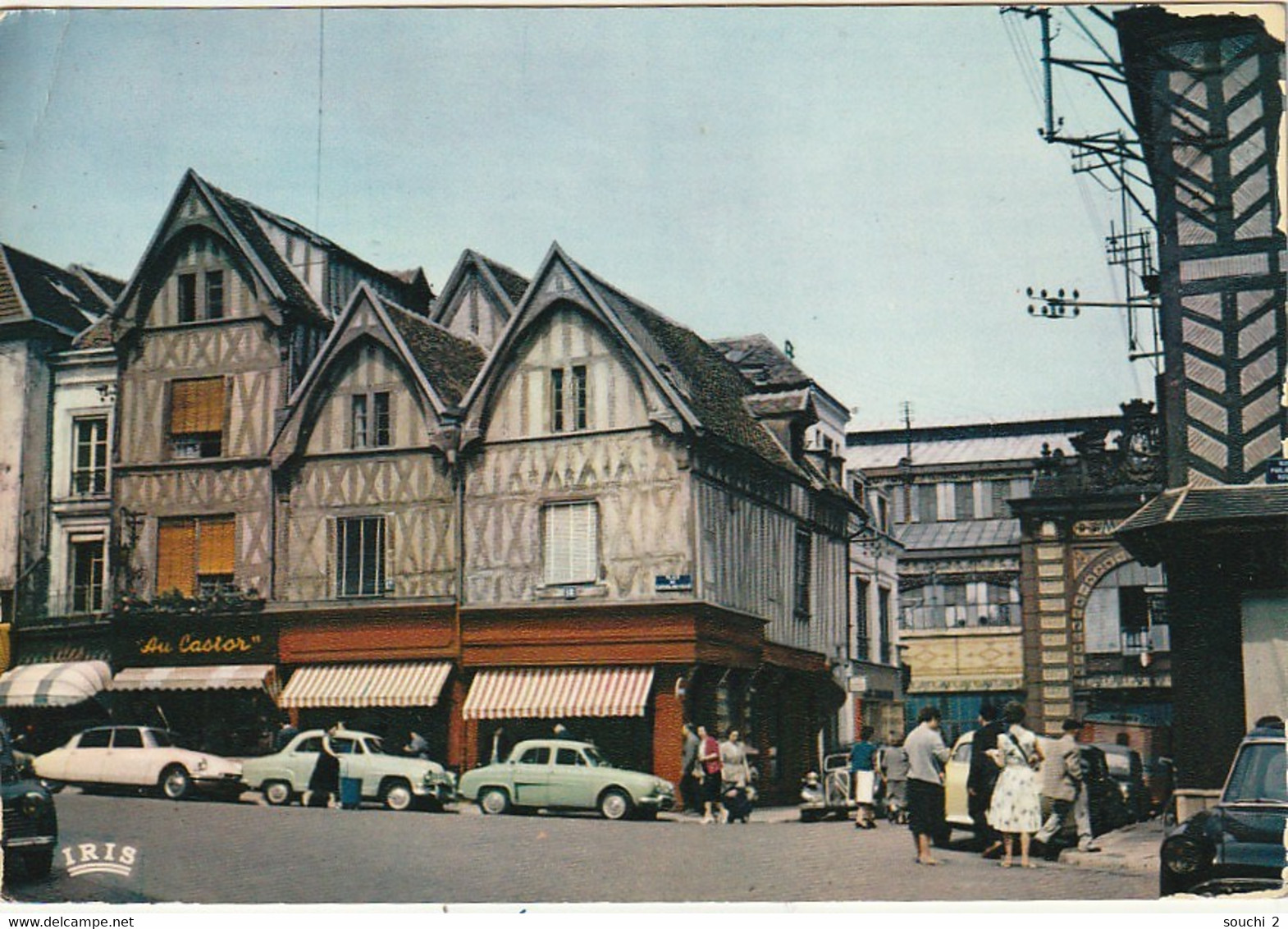 LE 20-(89) AUXERRE - VIEILLES MAISONS - AUTOMOBILES : CITROEN DS , RENAULT ONDINE ... - CARTE COULEURS - 2 SCANS - Auxerre