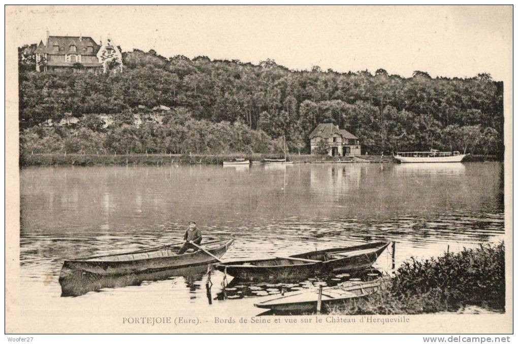 PORTEJOIE  Bords De La Seine  Avec Un Bateau   Et Vue Sur Le Chateau  D'Herqueville - Altri & Non Classificati