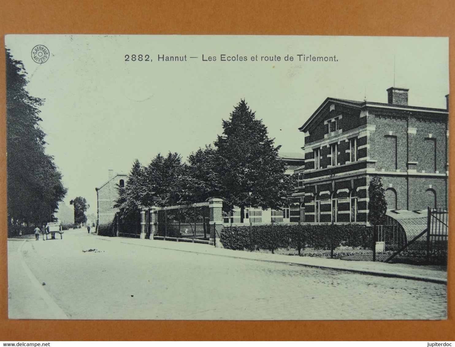 Hannut Les Ecoles Et Route De Tirlemont - Hannuit