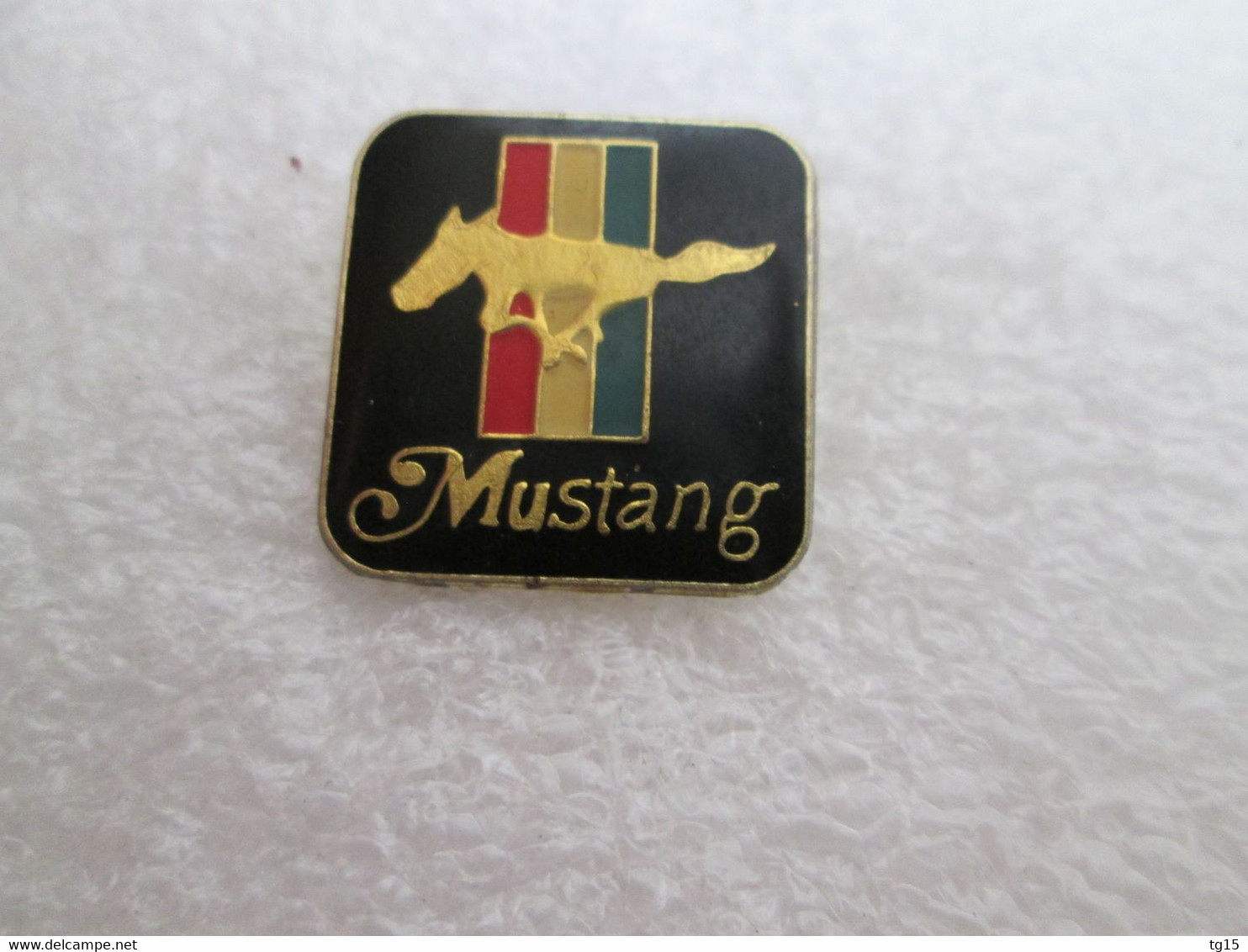 PIN'S   LOGO    FORD  MUSTANG - Ford