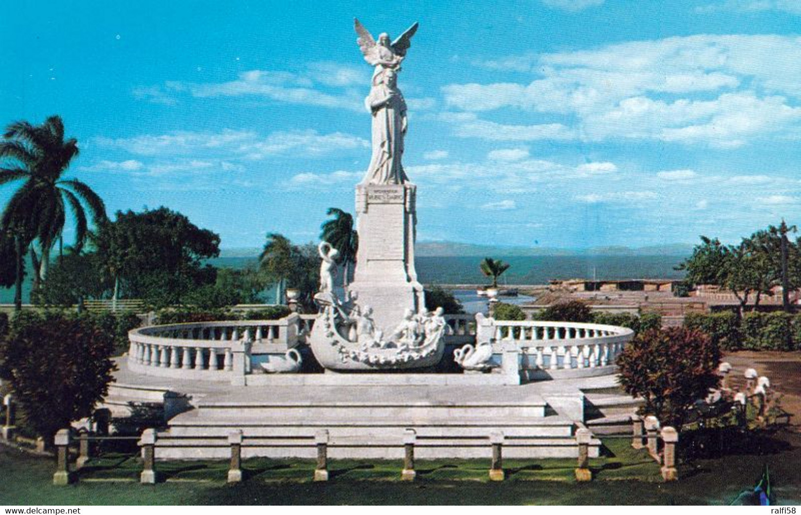 1 AK Nicaragua * Denkmal Für Rubén Darío In Managua - Er War Ein Nicaraguanischer Schriftsteller Und Diplomat * - Nicaragua