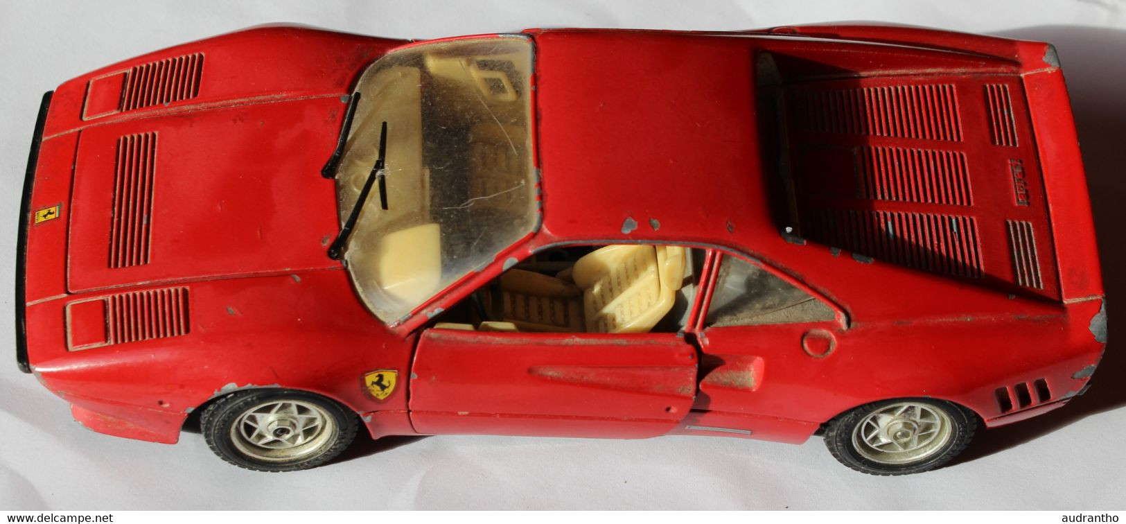 Voiture MINIATURE De Collection SCALA 1/24 Burago Italie FERRARI GTO 1984 - Burago